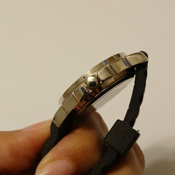 Undee Bandz Women's Heart Accent Dial Black Watch Japan Movt - Picture 8 of 14